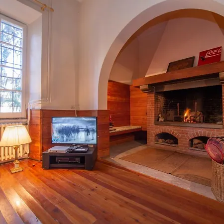 Villa Cascina Virginia Sleeps 10