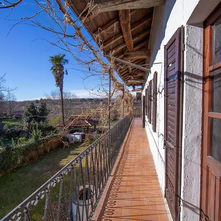 Cascina Virginia Sleeps 10 Villa