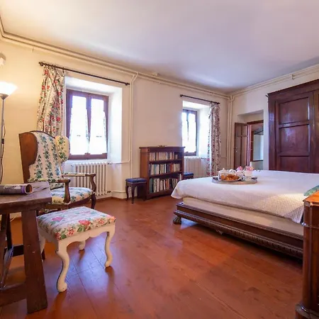 Villa Cascina Virginia Sleeps 10 *