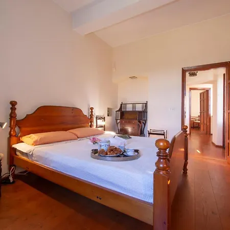 Cascina Virginia Sleeps 10 *