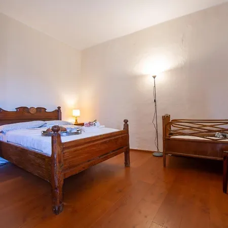 Villa Cascina Virginia Sleeps 10 *