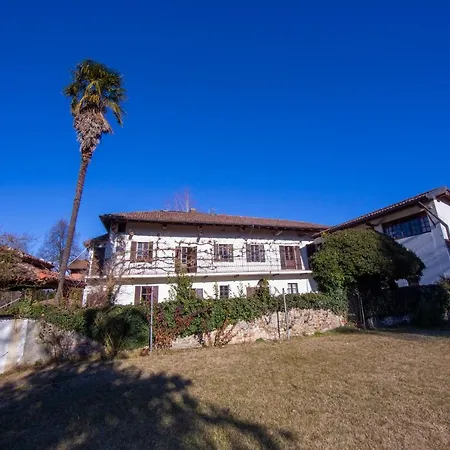 Villa Cascina Virginia Sleeps 10 Agrate Conturbia