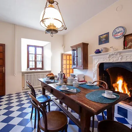 Villa Cascina Virginia Sleeps 10 Agrate Conturbia