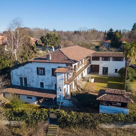 Cascina Virginia Sleeps 10 Villa Agrate Conturbia