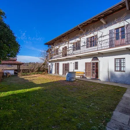 Cascina Virginia Sleeps 10 Villa Agrate Conturbia